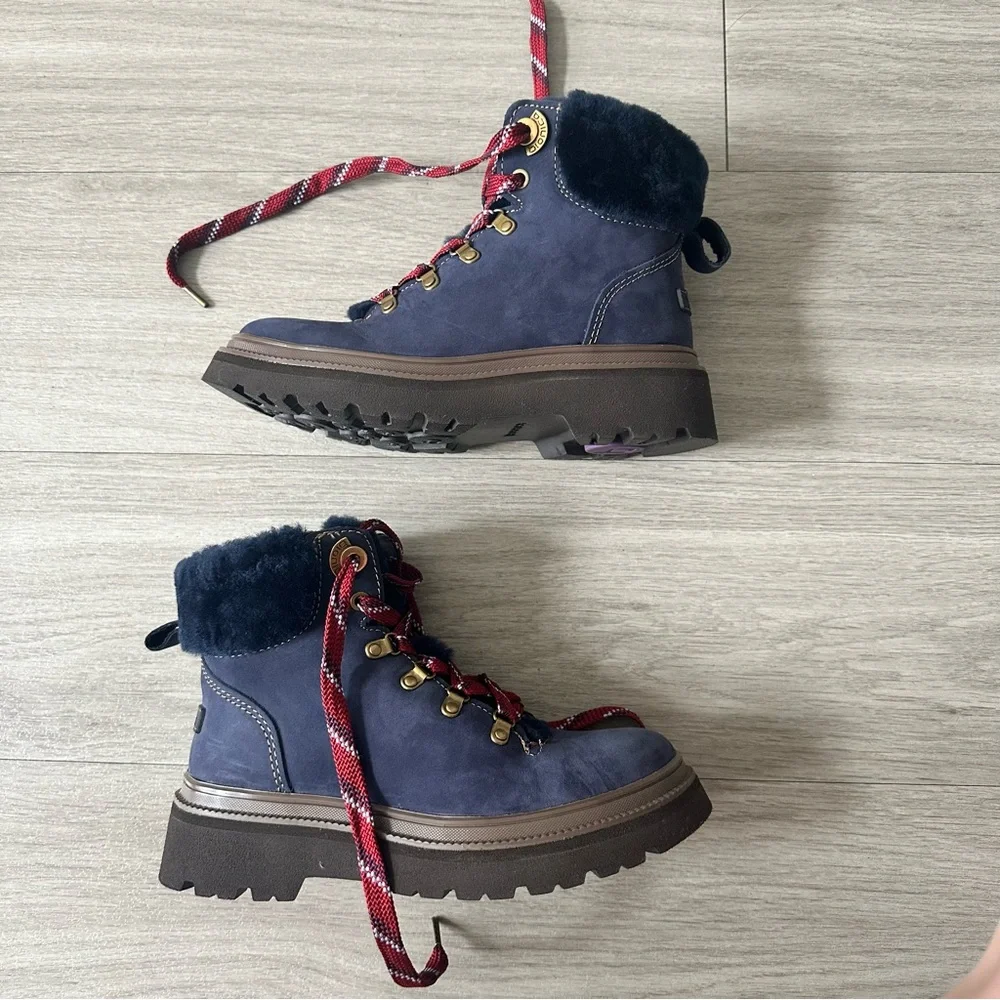 Bionica navy blue suede and shearling trim boots 6.5 - Picture 1 of 5